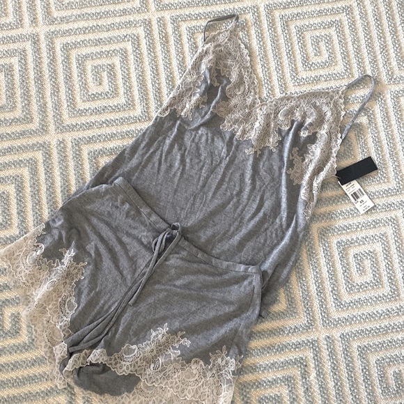 Natori Shangri La PJs, size S - Picture 2 of 5